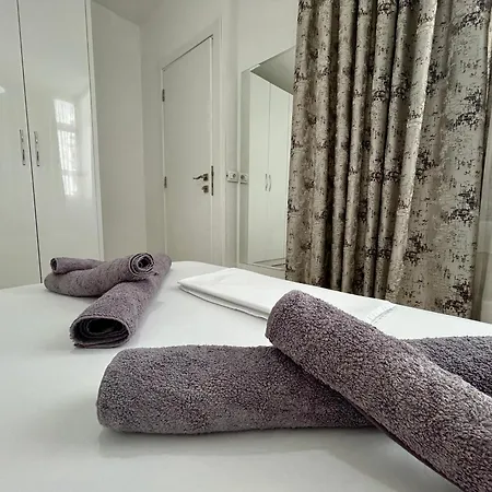 Apartament Lovely And - Easy And Efficient Check-in *