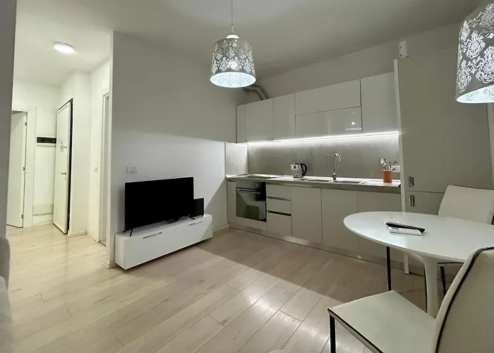 Lovely And Central Apartment - Easy And Efficient Check-In * Tirana