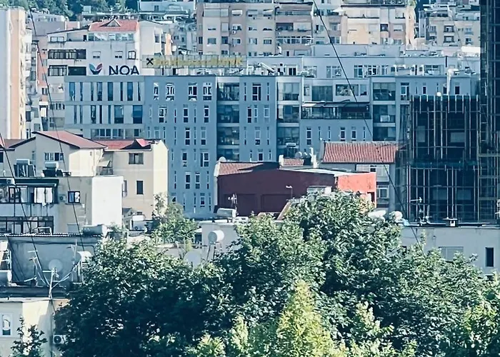 Lovely And Central Apartment - Easy And Efficient Check-In * טיראנה