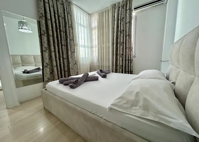 Lovely And Central Apartment - Easy And Efficient Check-In טיראנה