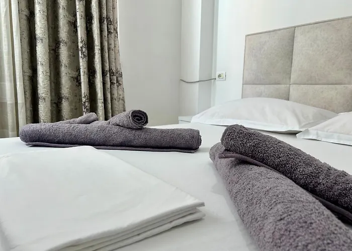 Lovely And Central Apartment - Easy And Efficient Check-In דירה טיראנה