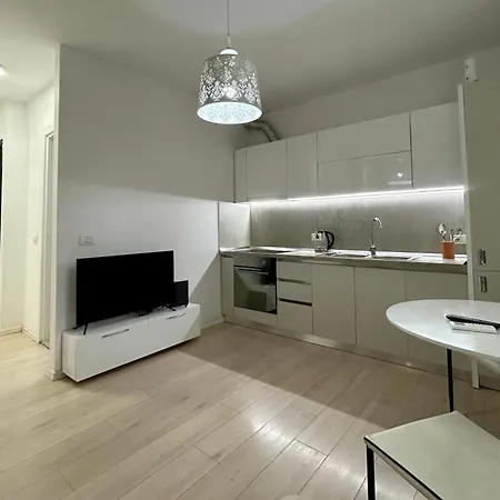 Lovely And - 24h Self Check-in * Tirana