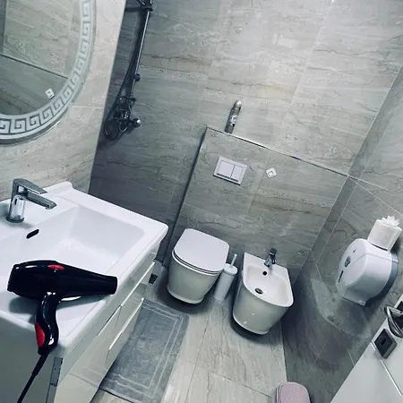 Lovely And - 24h Self Check-in *