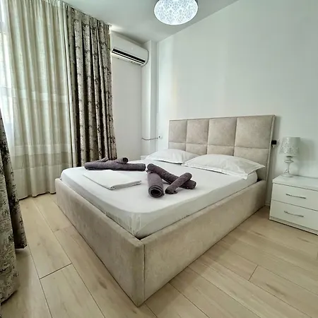 Lovely And - 24h Self Check-in Apartmán Tirana