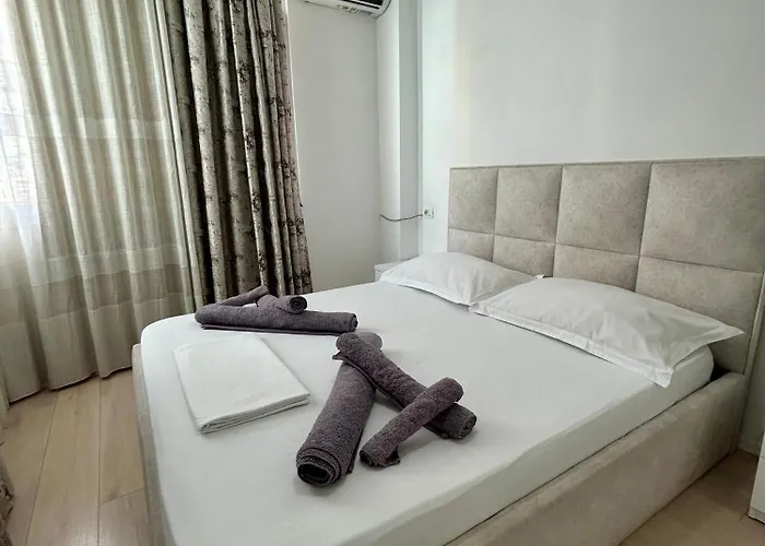Lovely And Central Apartment - Easy And Efficient Check-In Tirana